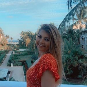 Meet your Posher, Nicole